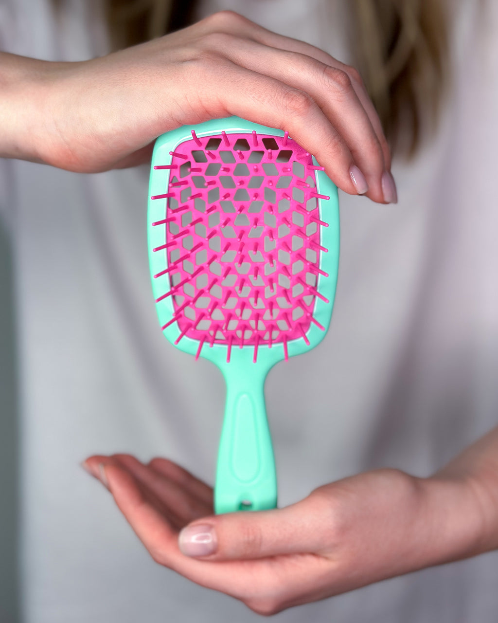 Hollow comb without a box