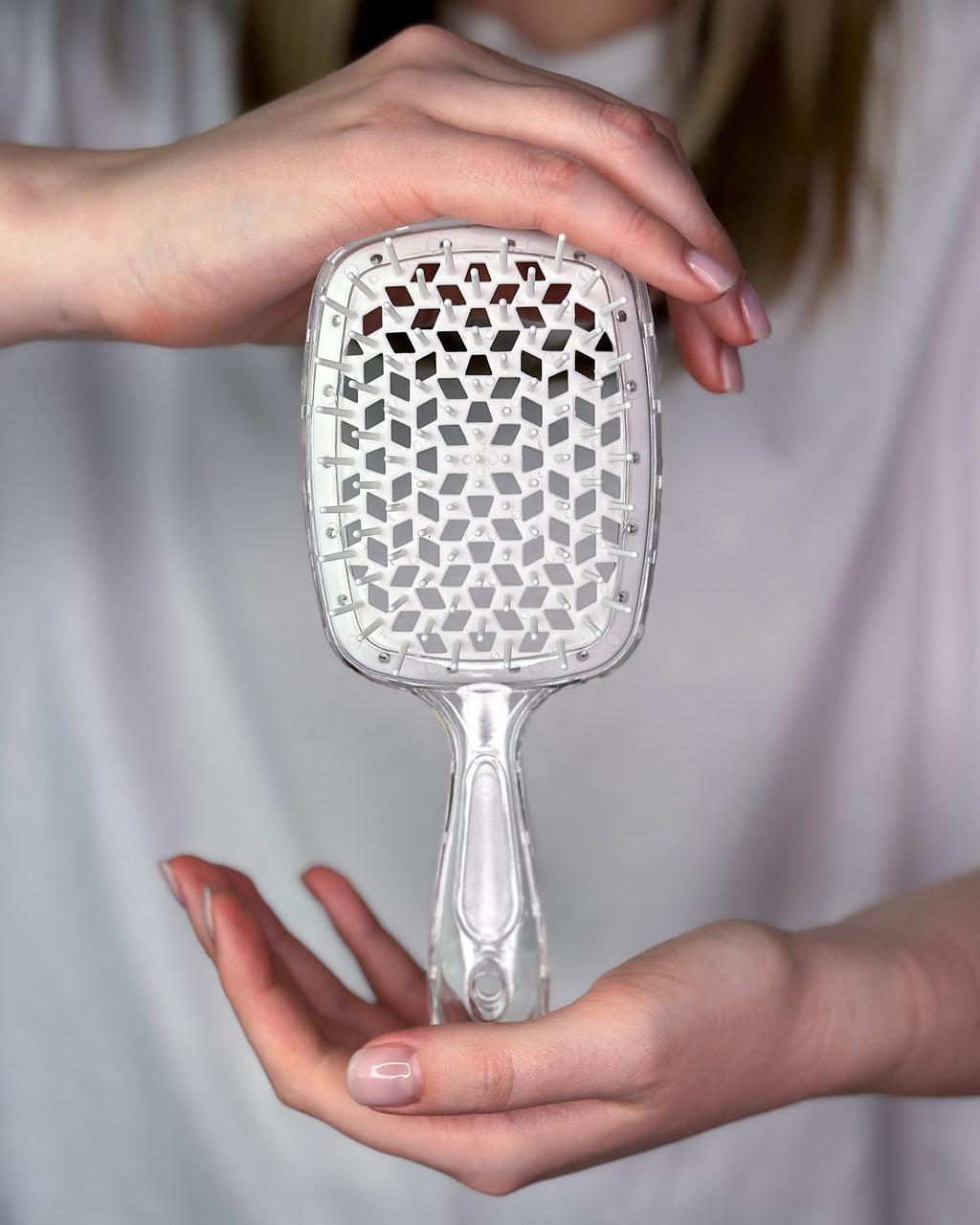 Hollow comb without a box